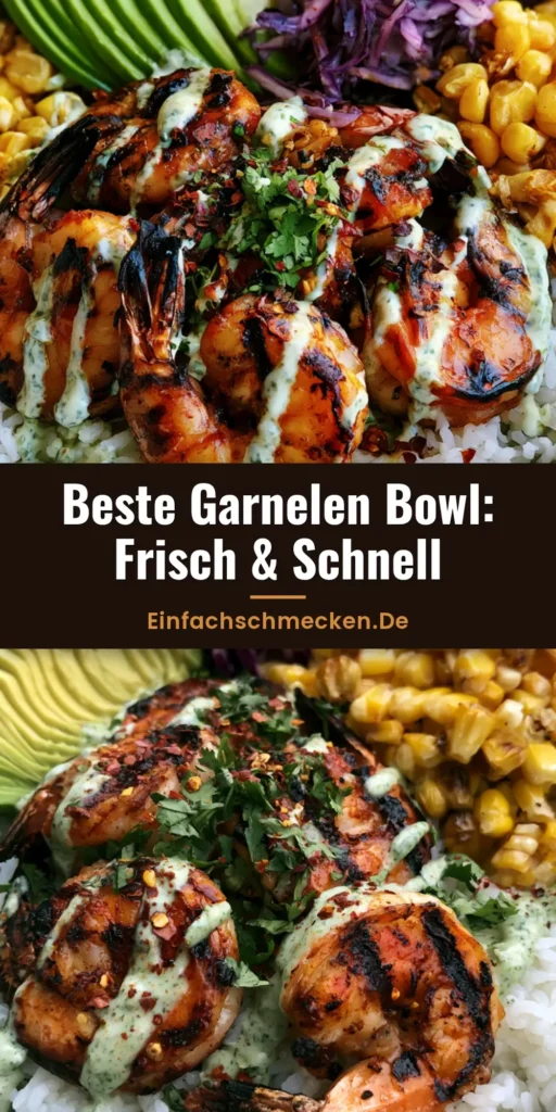 Draufsicht auf ein Garnelen Bowl Rezept mit gegrillten Scampi, Avocado, Mais und Jasminreis in einer Keramikschale.